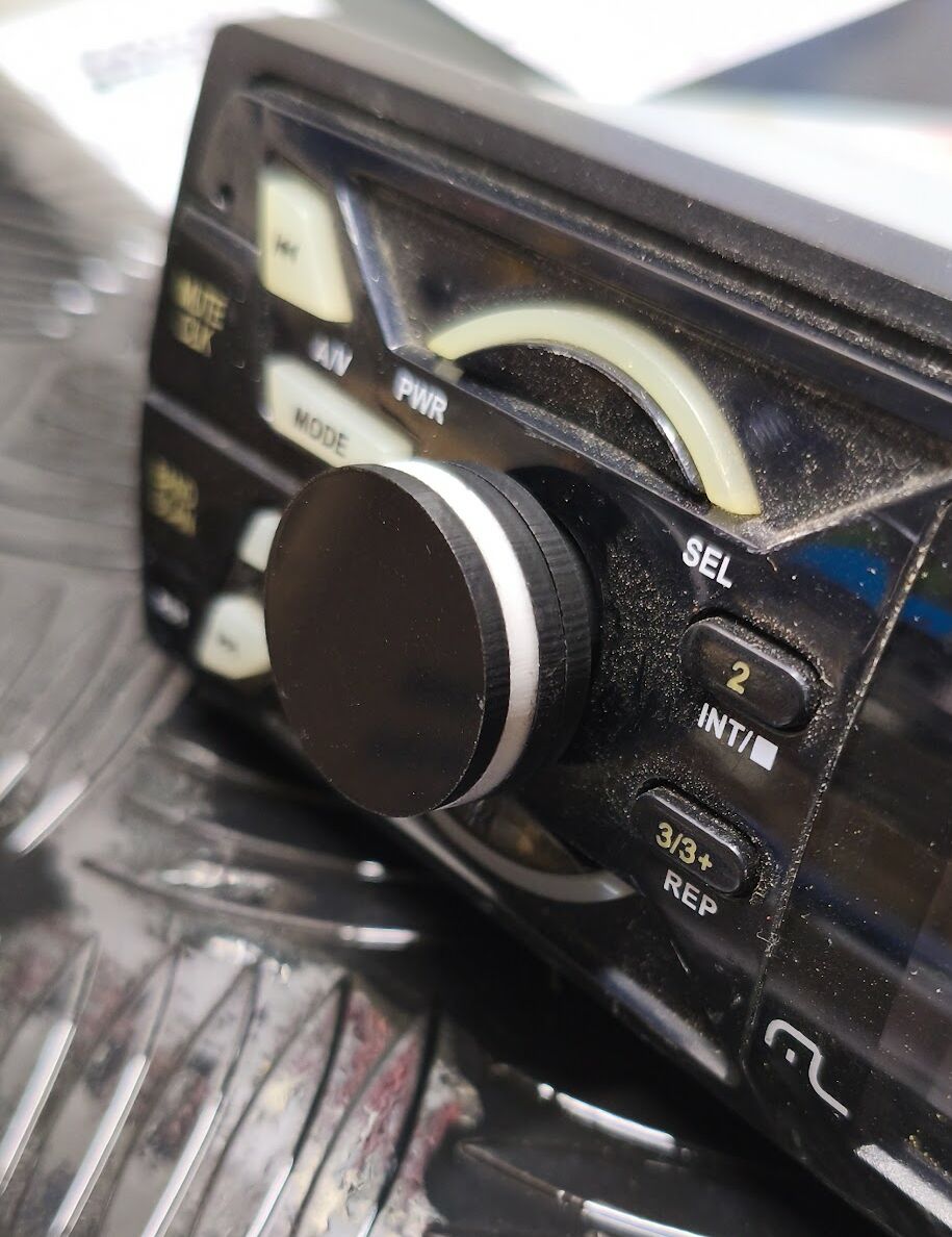 Botao de radio sob medida acrilico aplicado